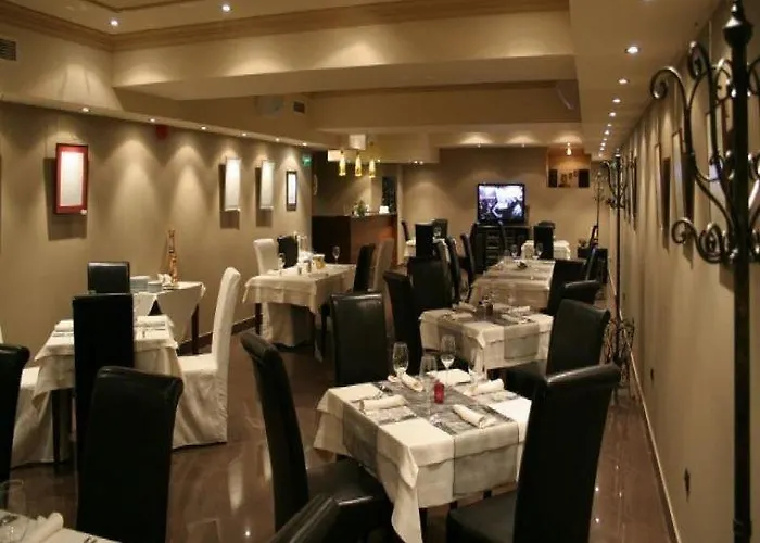 Ventura Boutique 3* וארנה