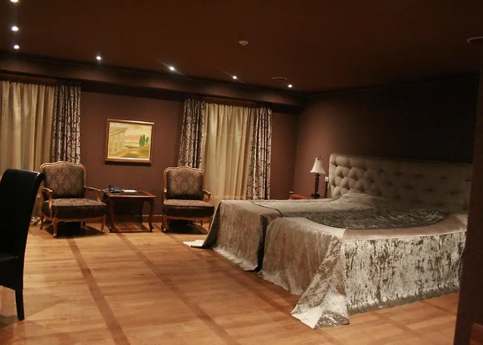 מלון Ventura Boutique 3*