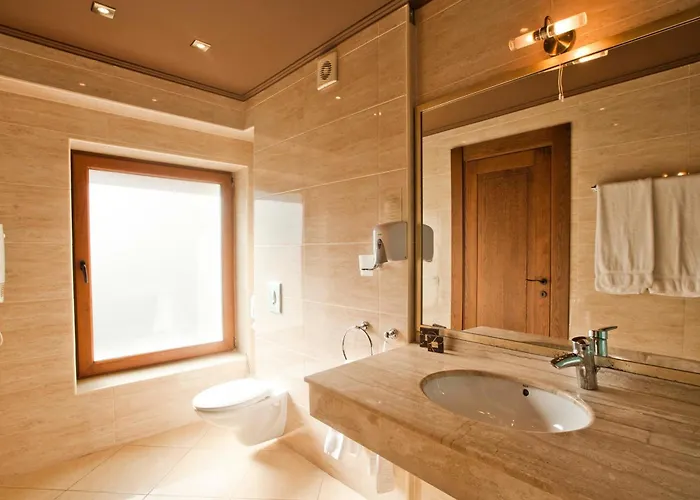 Ventura Boutique 3* וארנה